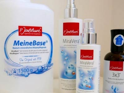 Basische Kräuterstempelbehandlung
